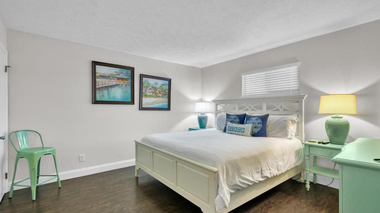 Crystal Villas 12B - Updated 2 Bedroom With Loft Beach Front Condo In The Heart Of Destin Exterior photo